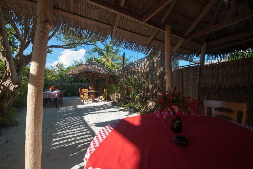 Hanifaru Transit Inn Dharavandhoo Exterior photo